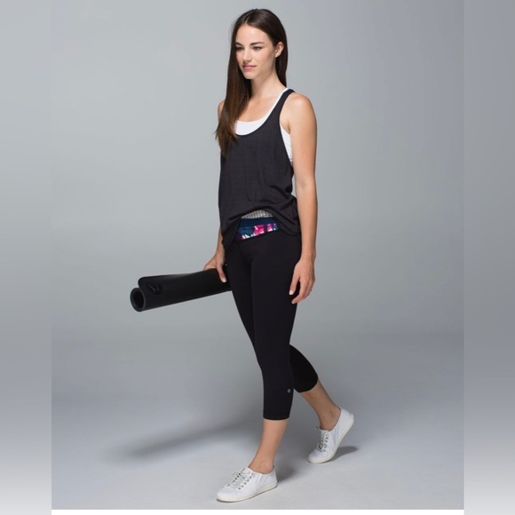 Lululemon Astro Wunder Under Crop II • 21” • GREAT CONDITION - Picture 1 of 6